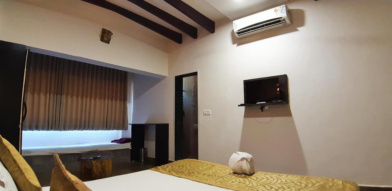 Gir Lions Paw Resort With Swimming Pool Sasan Gir Exteriör bild