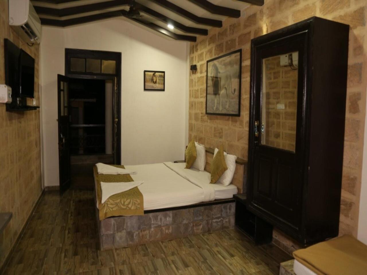 Gir Lions Paw Resort With Swimming Pool Sasan Gir Exteriör bild