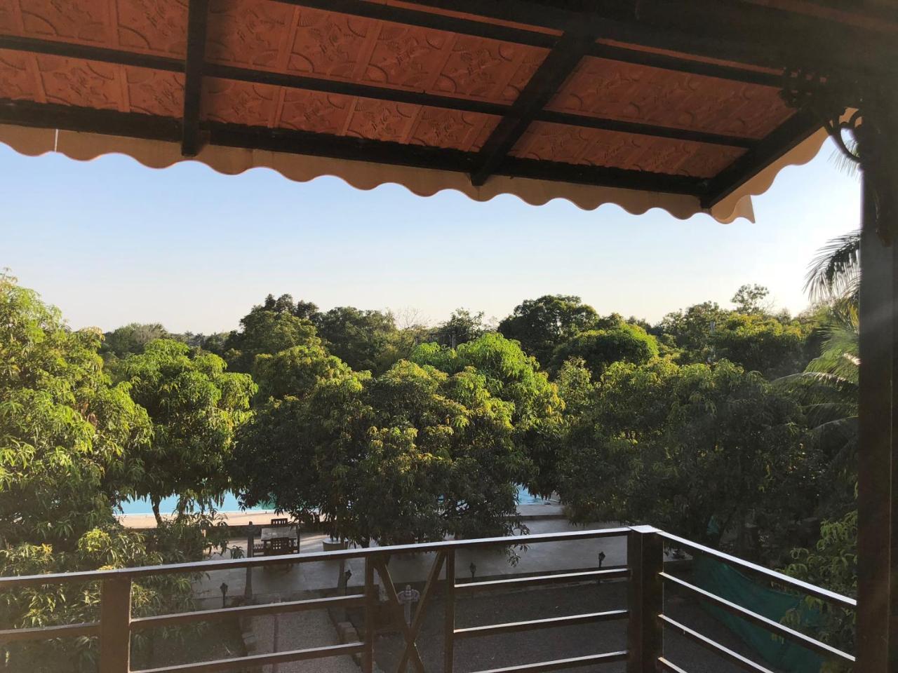 Gir Lions Paw Resort With Swimming Pool Sasan Gir Exteriör bild