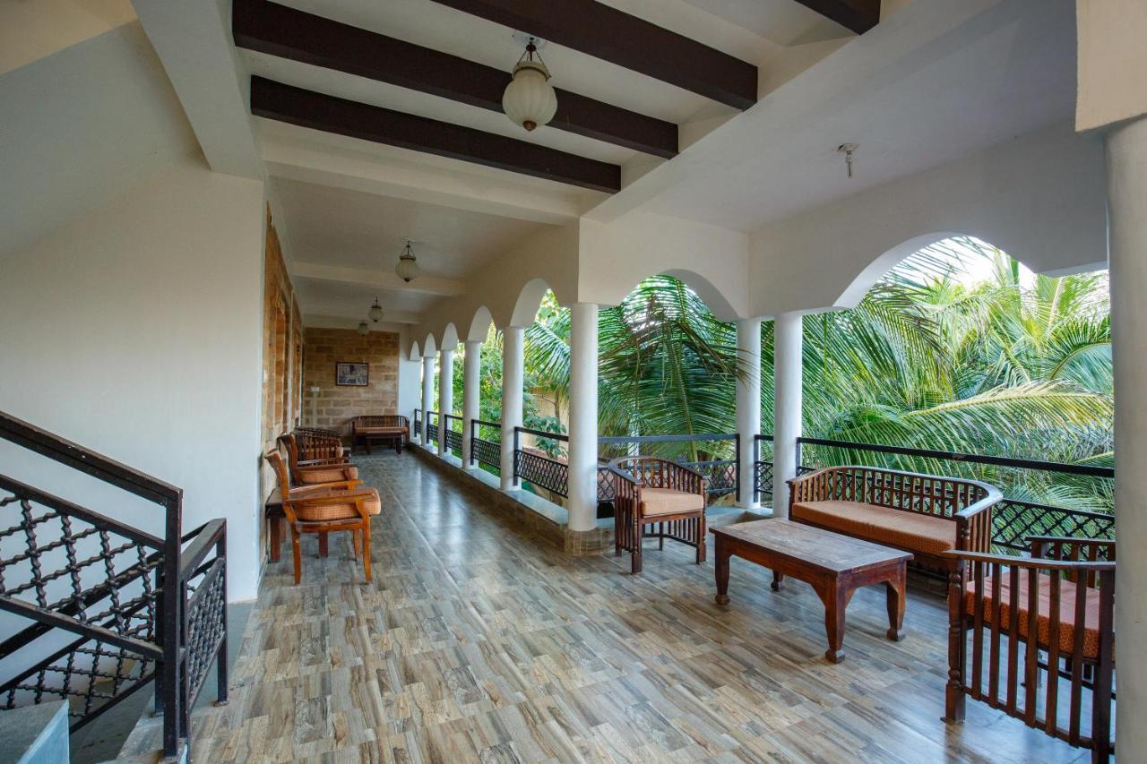 Gir Lions Paw Resort With Swimming Pool Sasan Gir Exteriör bild
